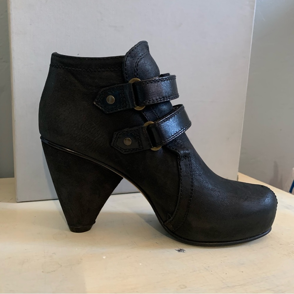 MIKE & CHRIS | NIB Newton Bootie Size 36